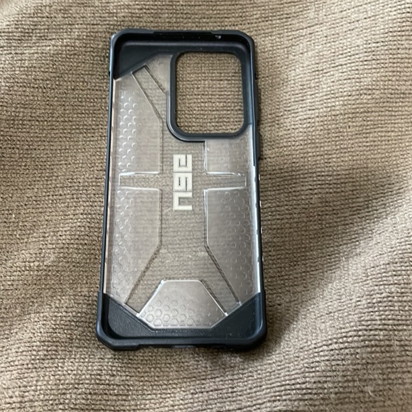 UAG cellphone case for S20 ultra - Picture 2 of 5